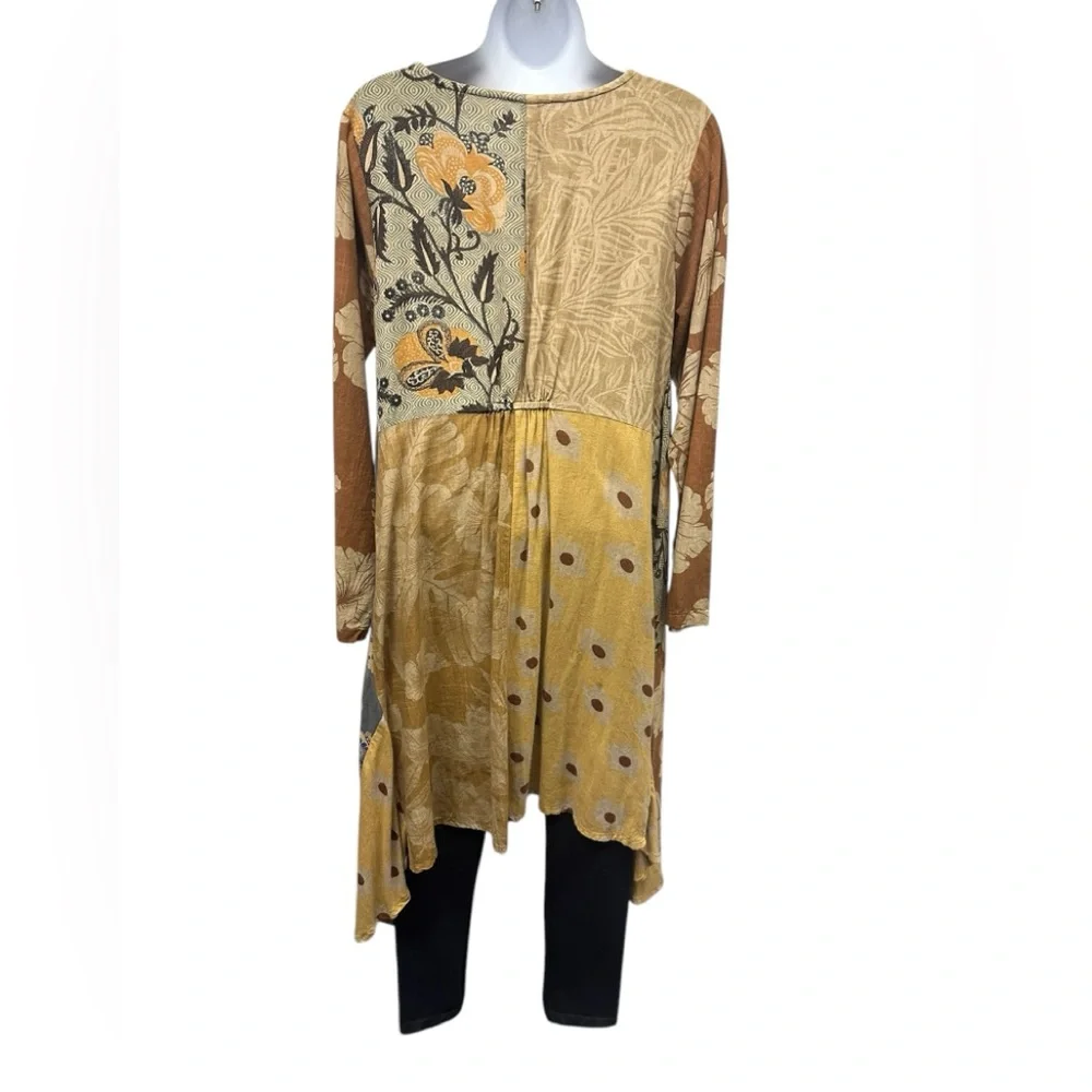 NWT.  Sacred Threads Tunic. Size S/M. 223604.  BL/RD6 - Picture 2 of 4